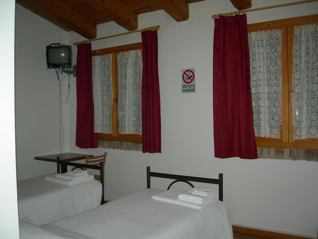 Double or Twin Room with Bathroom,174826992:JPEG